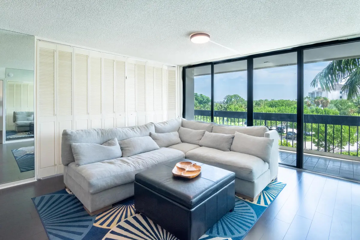 © Clark-2400 Presidential Way 302-017 at 2400 PRESIDENTIAL Way 302, West Palm Beach