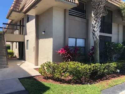 10714 Royal Palm Boulevard 4-2, Coral Springs – Condominium for rent