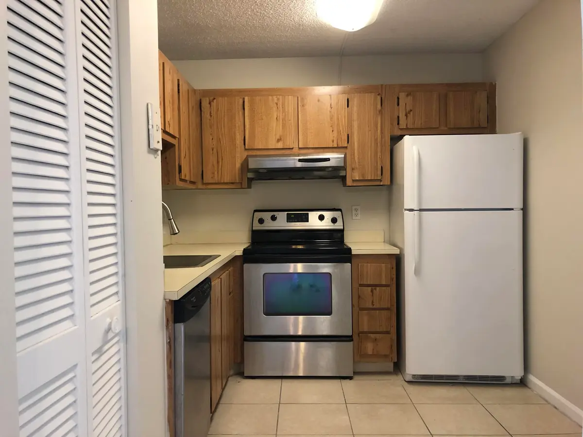 20190709155525027446000000-o at 10714 Royal Palm Boulevard 4-2, Coral Springs