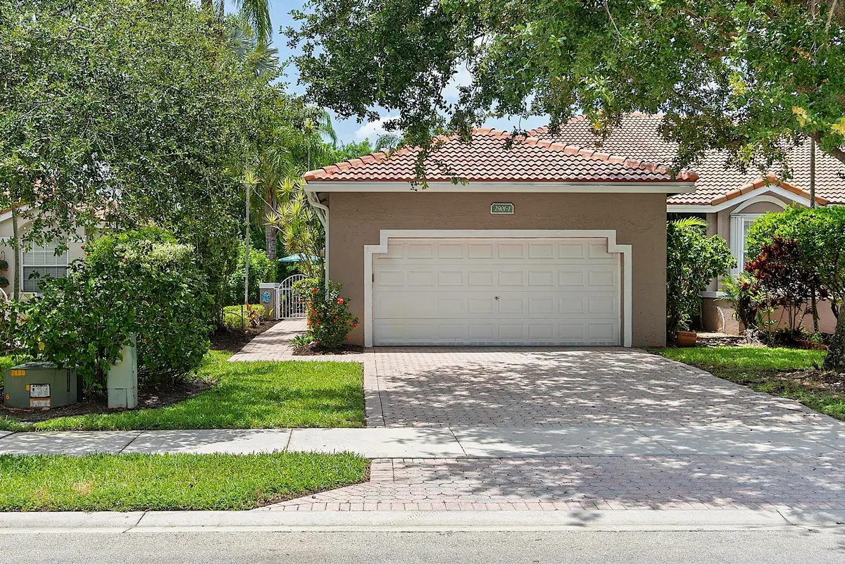 2601 - 1 - 100 at 2901 E Aragon Boulevard 1, Sunrise