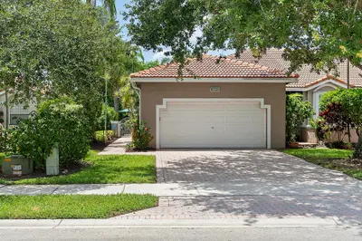2901 E Aragon Boulevard 1, Sunrise – Villa for sale