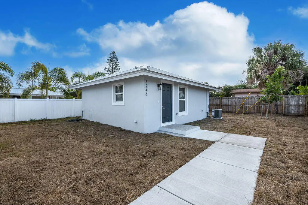 LOT 15, BLK 192, GOLDEN GATE, PB 11/41 P at 4959 SE PRIMROSE Way 2, Stuart