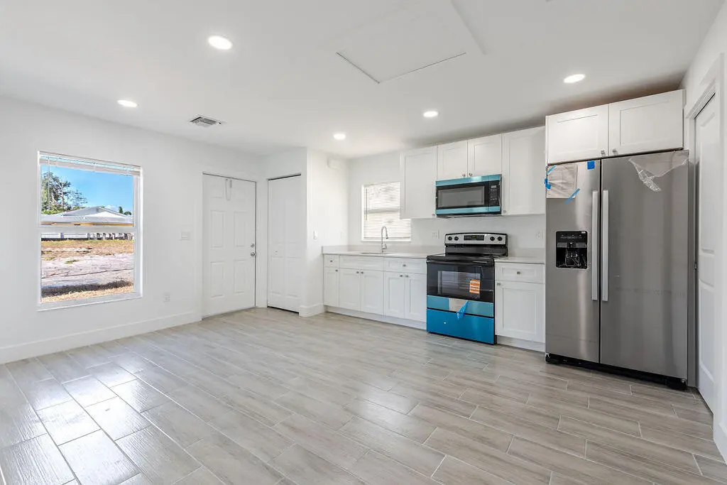 3246SEJeffersonStStuart-11 at 4959 SE PRIMROSE Way 2, Stuart