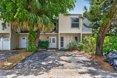 292 SUNSHINE Drive 292, Coconut Creek – sold