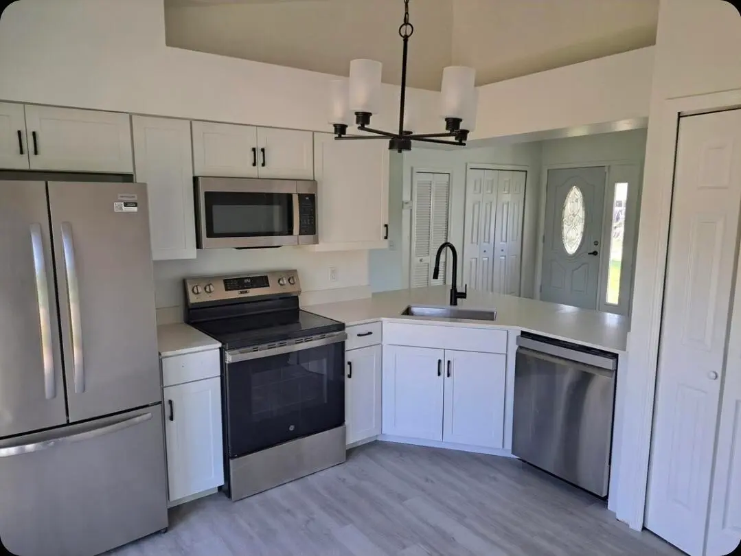 m11 at 1032 SW Mataro Avenue,