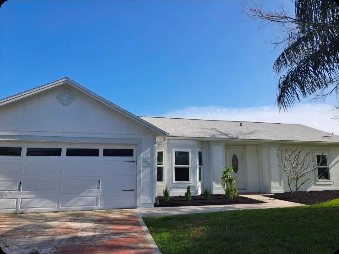 m2 at 1032 SW Mataro Avenue,