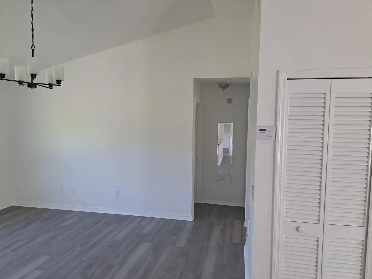 m6 at 1032 SW Mataro Avenue,