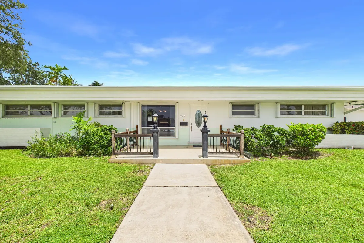 CAM06286G6-PR0029-STILL003 at 1719 N 44th Avenue, Hollywood