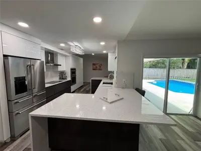 6421 CROSSBOW Court, Davie – leased