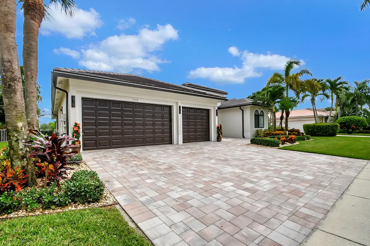 Front at 11618 MANATEE BAY Lane, Wellington
