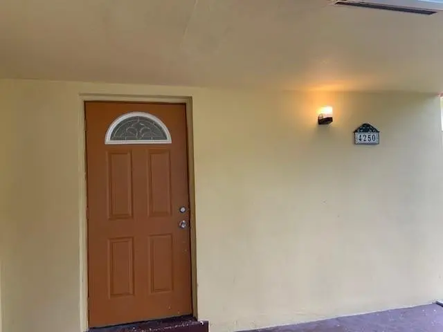 Private entrance at 4250 NW 21st Avenue, Oakland Park