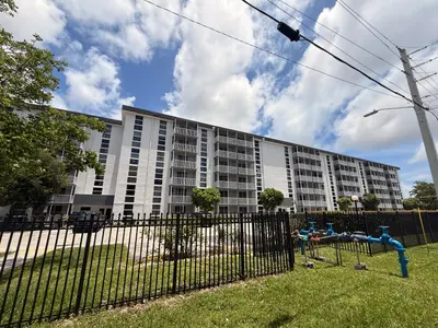 16950 W Dixie Highway A226, North Miami Beach – sold