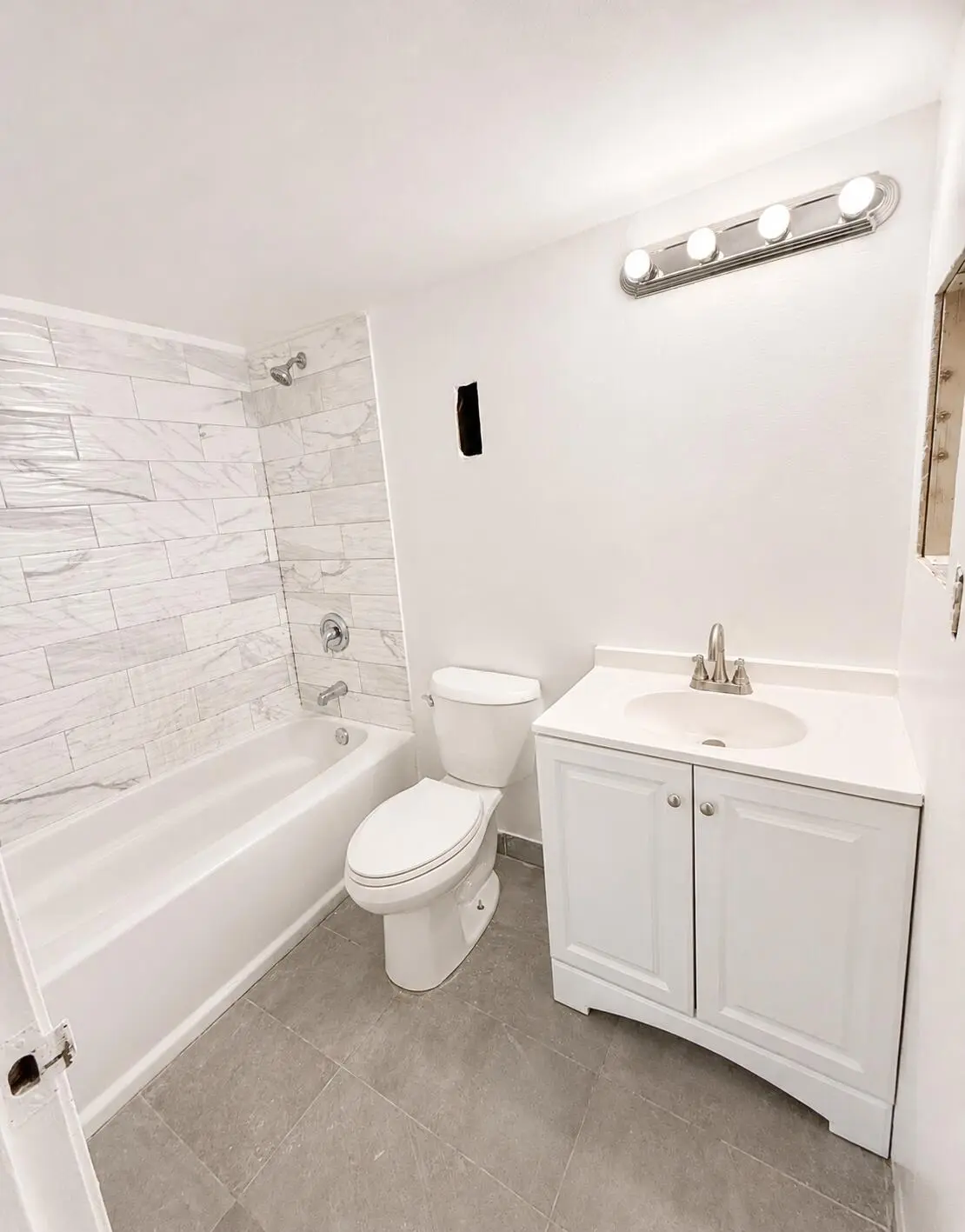 Bathroom Current Status at 16950 W Dixie Highway A226, North Miami Beach