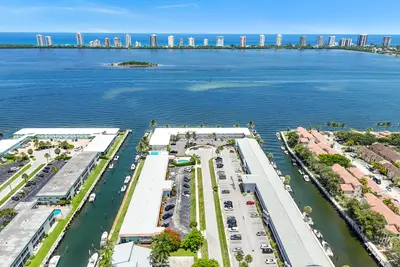 117 Lehane Terrace 211, North Palm Beach – Condominium for sale