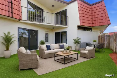 3801 VICTORIA Drive, West Palm Beach – sold