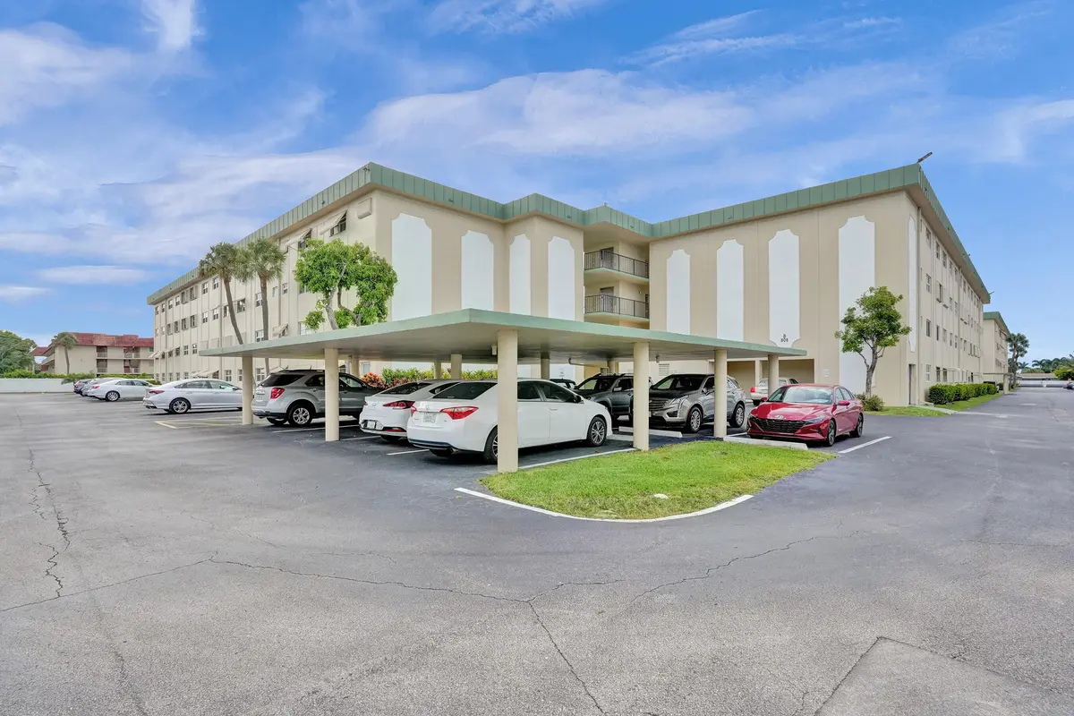 DSC07854 at 810 SE 7TH Street 207, Deerfield Beach