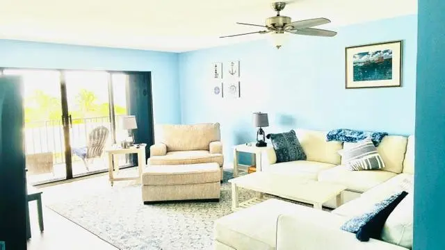 503 Living room at 801 S Ocean Drive 503, Fort Pierce