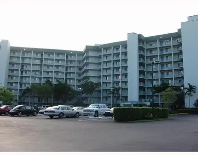 2334 S Cypress Bend Drive 802, Pompano Beach – sold
