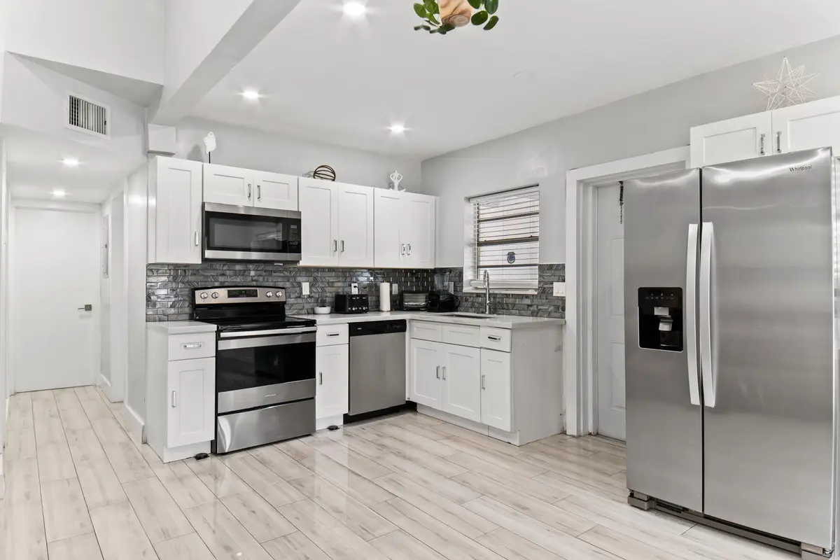 Kitchen at 371 Kentucky Avenue, Fort Lauderdale