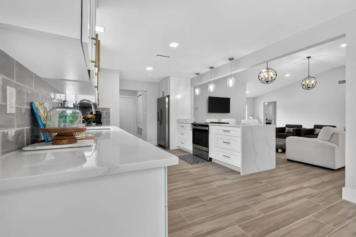 UPDATED KITCHEN WITH MUCH STORAGE at 10723 GREENTRAIL Drive, Boynton Beach