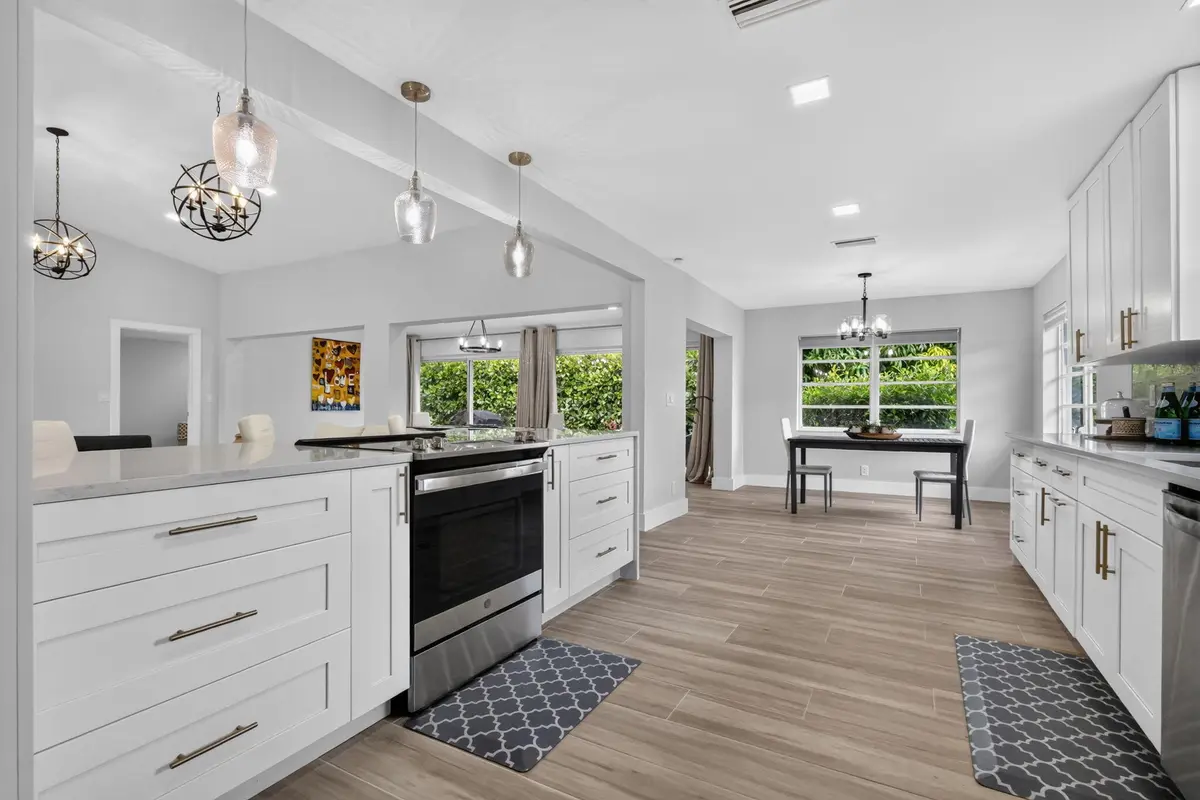 NATURAL LIGHT THROUGHOUT at 10723 GREENTRAIL Drive, Boynton Beach