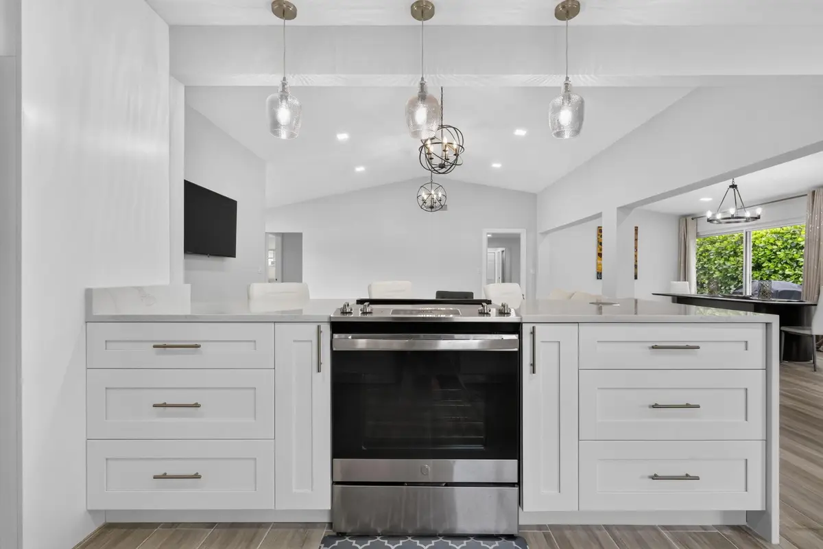OPEN-CONCEPT KITCHEN at 10723 GREENTRAIL Drive, Boynton Beach