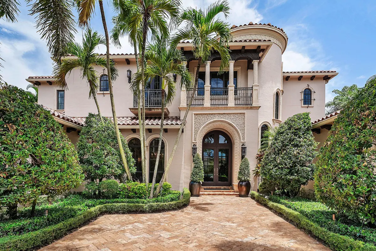 Front at 9253 Este Lago Drive, Boca Raton