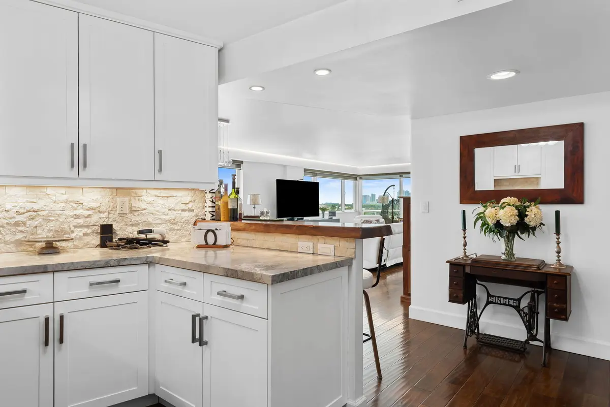 2-web-or-mls-_BWP7065 at 3000 Holiday Drive 905, Fort Lauderdale
