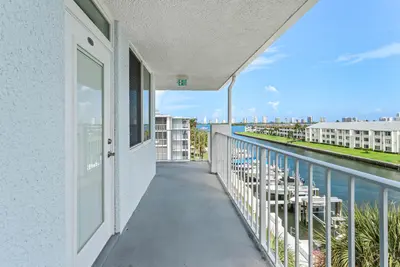 108 Paradise Harbour Boulevard 502, North Palm Beach – Condominium for sale