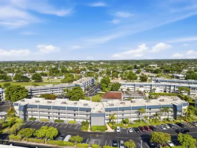 7837 Golf Circle Drive 209, Margate – Condominium for sale