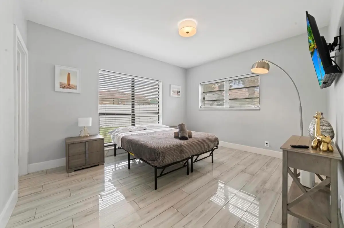 Master bedroom at 371 Kentucky Avenue, Fort Lauderdale