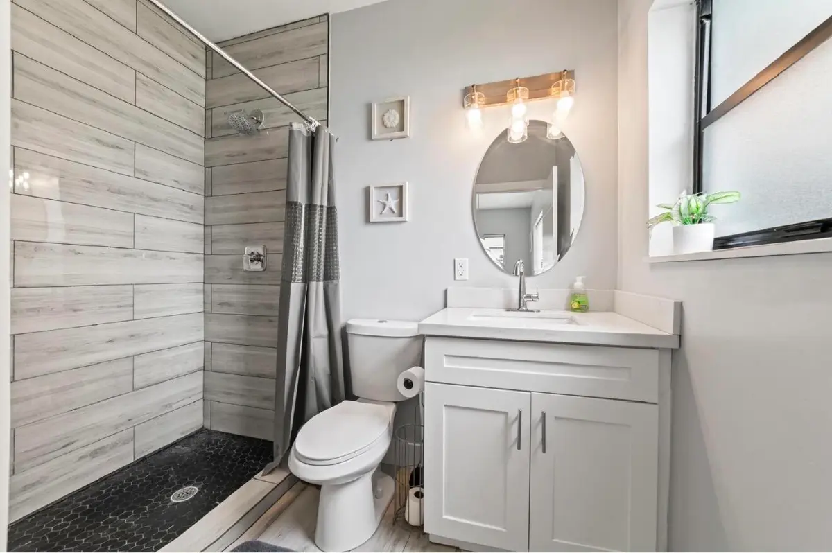 Master bath at 371 Kentucky Avenue, Fort Lauderdale