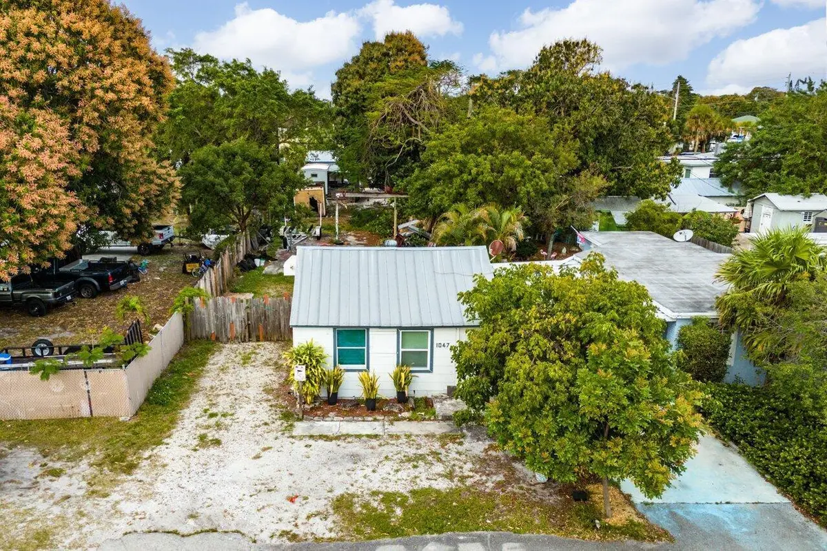 MR6 at 1047 Miner Road, Lake Worth