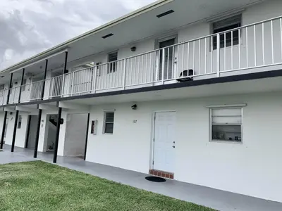 1113 LAKE Terrace 107, Boynton Beach – Condominium for sale