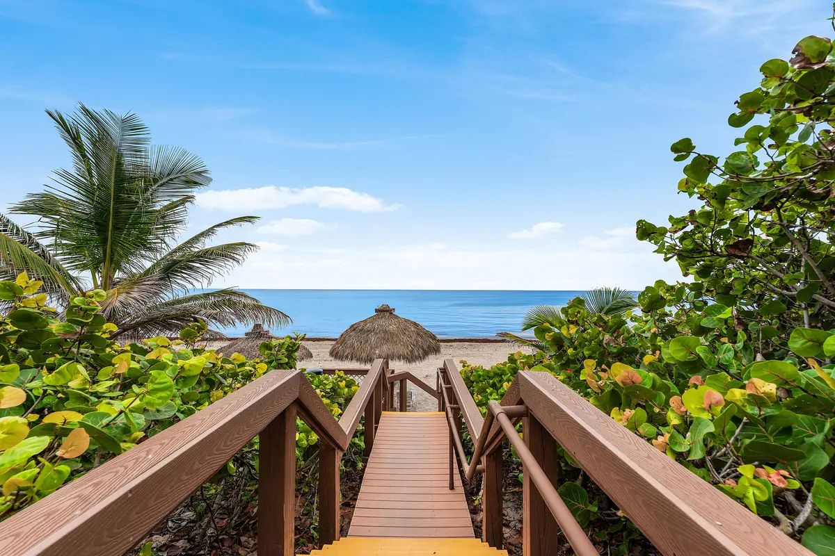 057-3908SouthOceanBoulevard-Townhouse1-H at 3908 S OCEAN Boulevard T-1, Highland Beach