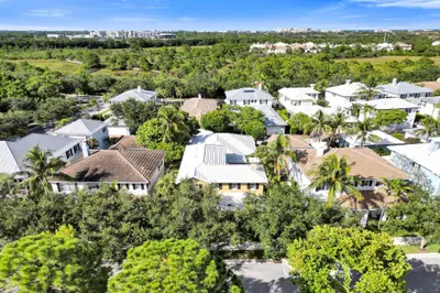 111 LEATHER LEAF Drive, Jupiter – Single Family Residence for sale