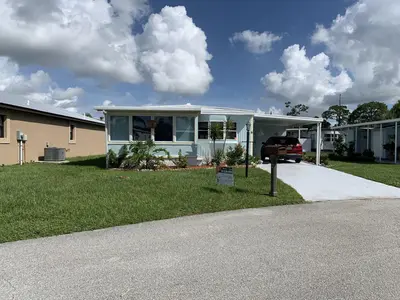 8 Brisa Lane, Port St. Lucie – Manufactured Home for sale