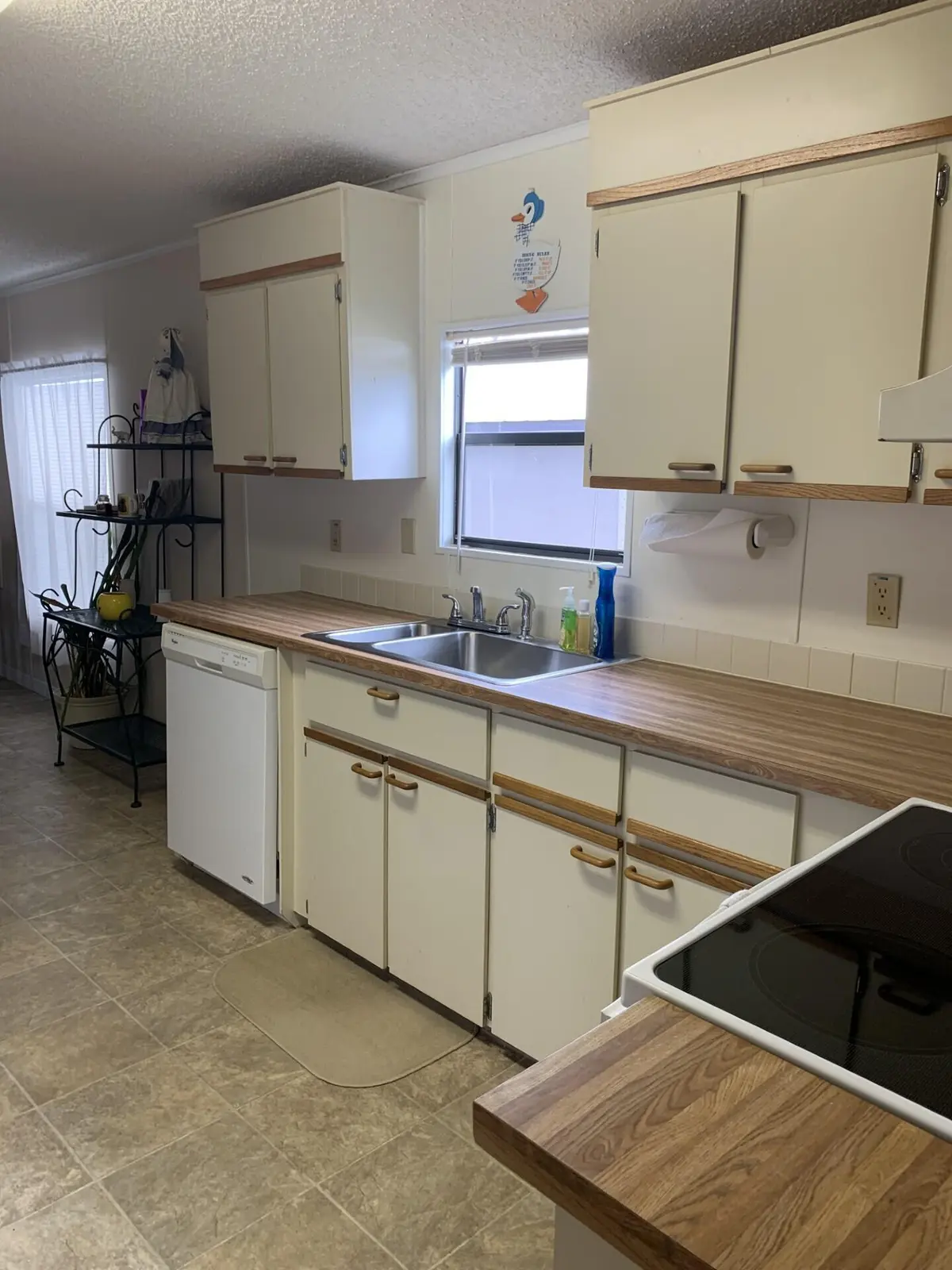 Entry to Kitchen at 8 SE Hernando Lane, Port St. Lucie