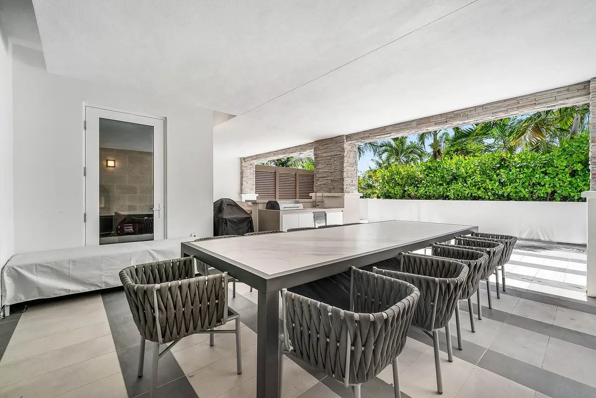 039-220SoutheastMiznerBoulevard-205-Boca at 220 SE Mizner Boulevard 205, Boca Raton