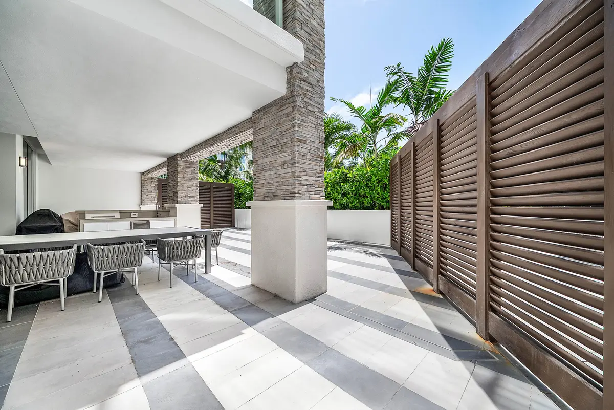 042-220SoutheastMiznerBoulevard-205-Boca at 220 SE Mizner Boulevard 205, Boca Raton