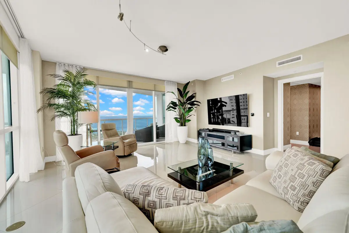 Plaza Oceanside condo 1007 pic 05 at 1 N Ocean Boulevard 1007, Pompano Beach