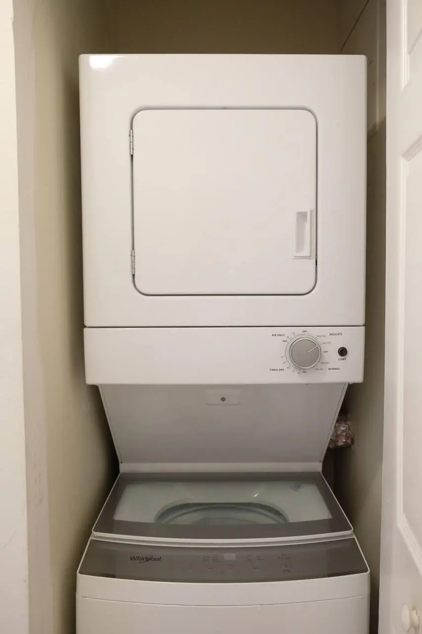Laundry at 720 S Sapodilla Avenue 514, West Palm Beach