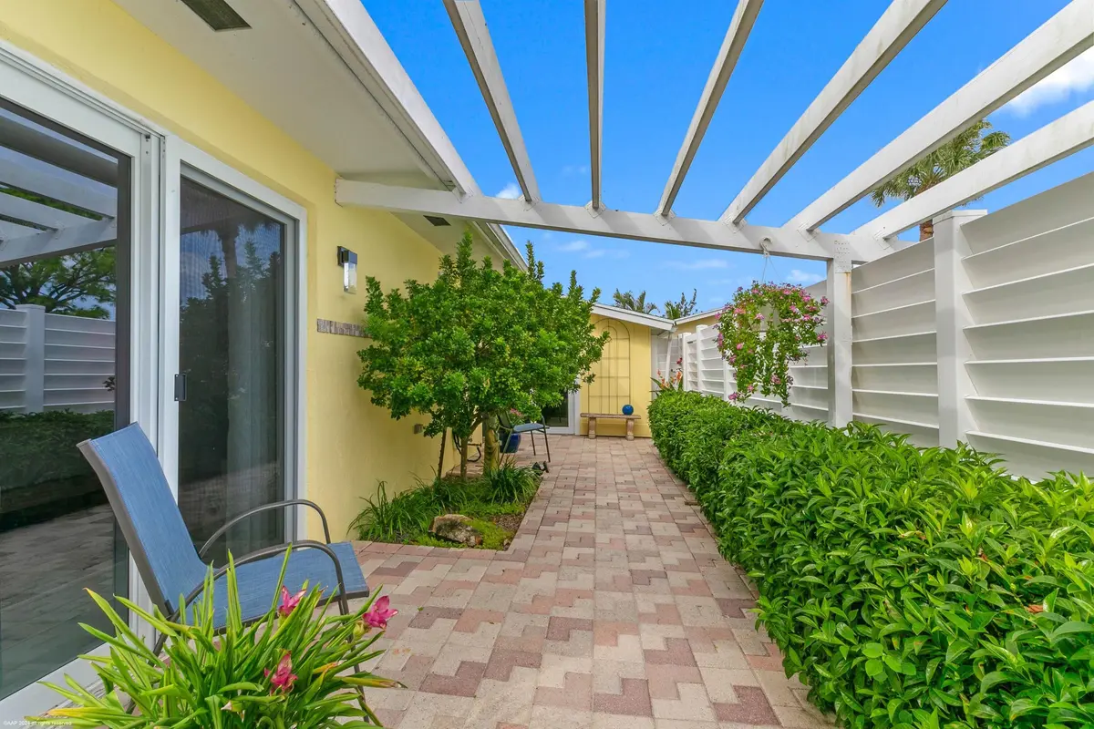 208 Sims Creek Dr 007 at 208 Sims Creek Drive, Jupiter