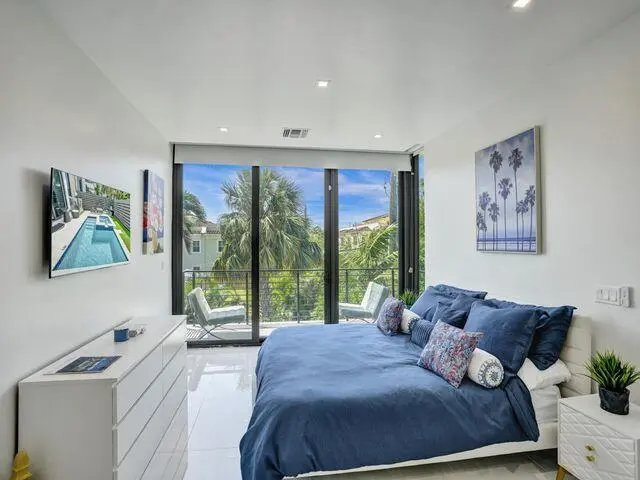 2514 2 at 2514 NE 21ST Street A, Fort Lauderdale