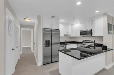 6319 Bay Club Drive 1, Fort Lauderdale – sold