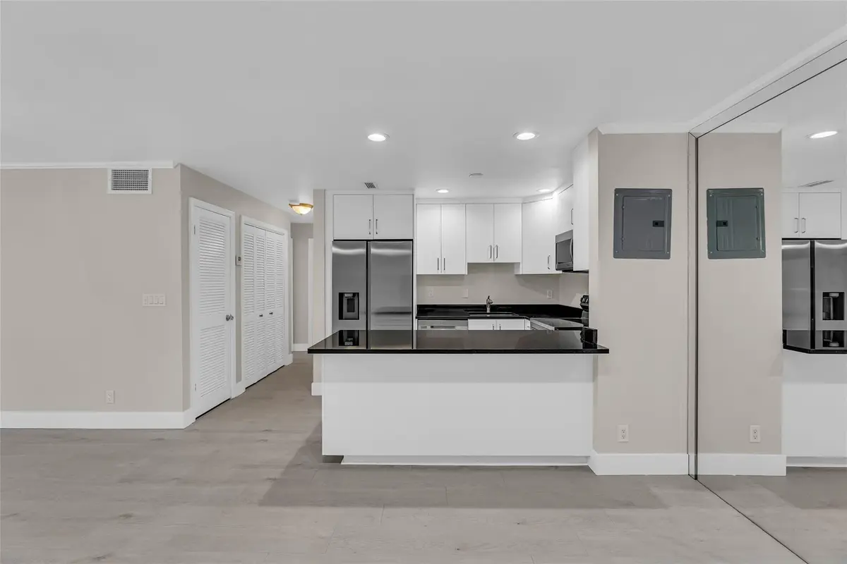 Photo 6 at 6319 Bay Club Drive 1, Fort Lauderdale