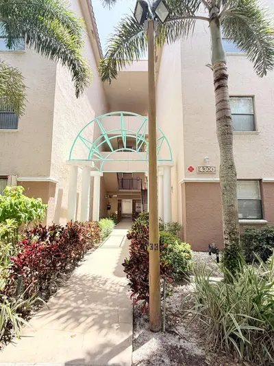 4300 NW 30th Street 343, Coconut Creek – Condominium for sale