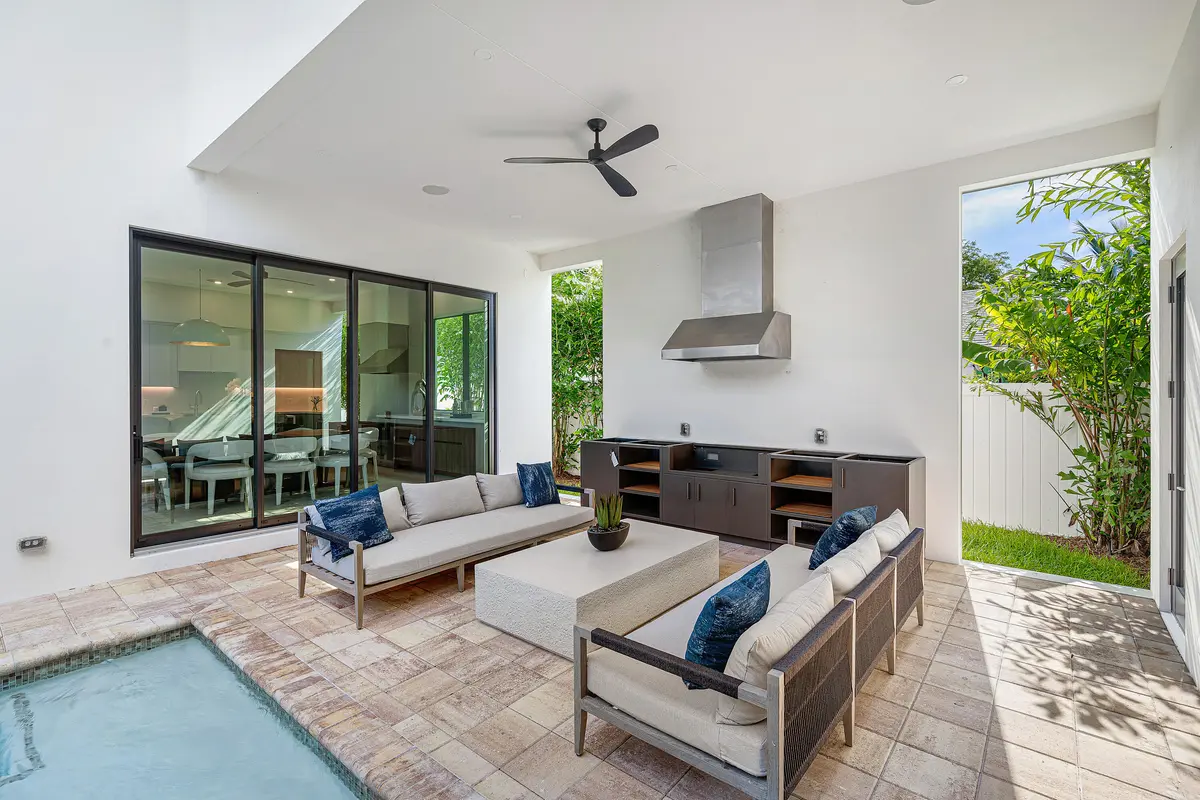 089-222Southeast5thStreet-DelrayBeach-FL at 222 SE 5th Street, Delray Beach