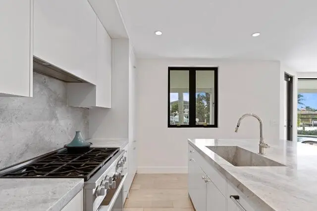 du8 at 21 Duke Drive, Lake Worth Beach
