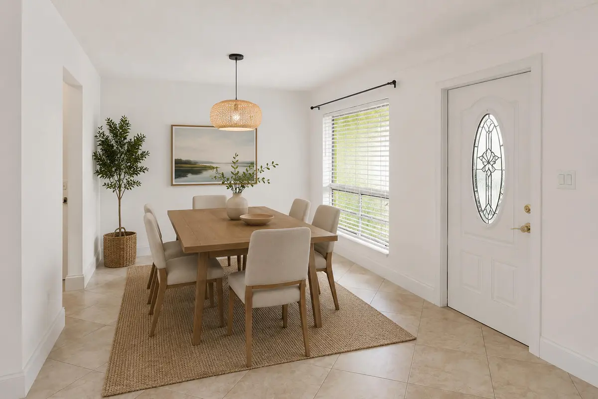 Dining VS at 1460 NE 55th Street, Fort Lauderdale
